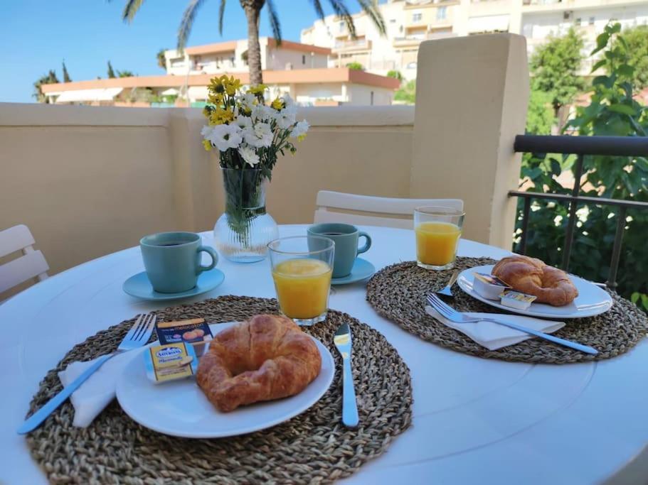 Apartamento Torrequebrada ベナルマデナ エクステリア 写真